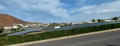 Imagen de una zona de placas solares en Playa Blanca. 