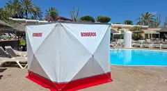 Lugar en el que se ha producido el desgraciado suceso con la carpa que colocaron los bomberos
