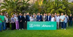 Imagen de los integrantes de la nueva federaci&oacute;n y de los invitados del evento.