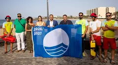 El Ayuntamiento de Arrecife iza la Bandera Azul.