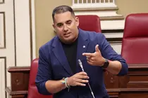 Yoné Caraballo durante la pregunta a la consejera de Sanidad.
