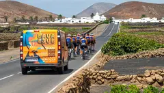 Varios ciclistas en &lsquo;Lava Live Ride by Vuelta Ciclista a Lanzarote&rsquo;.