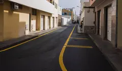 El entorno del colegio Nieves Toledo, en el barrio de El Lomo.