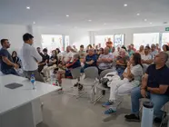 Vecinos de Argana en una reunión con el teniente de alcalde, Echedey Eugenio, el concejal de Limpieza, Jacobo Lemes, y el concejal de Urbanismo, Maciot Cabrera.