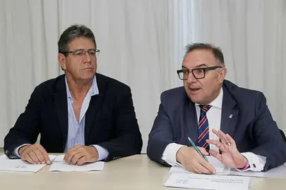 Erasmos García junto al que fuera consejero de Sanidad José Manuel Baltar.