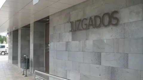 Entrada a los juzgados de Arrecife