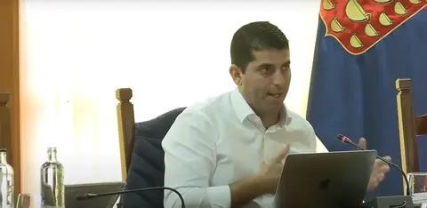 Benjamin Perdomo en uno de los plenos del Cabildo de Lanzarote.