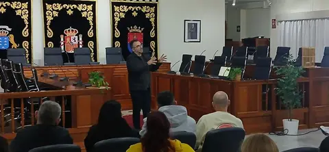 Echedey Eugenio en el encuentro que mantuvo con los representantes de las agrupaciones del Carnaval