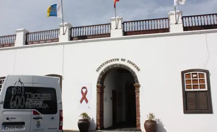 Imagen de la fachada del Ayuntamiento de Teguise. 