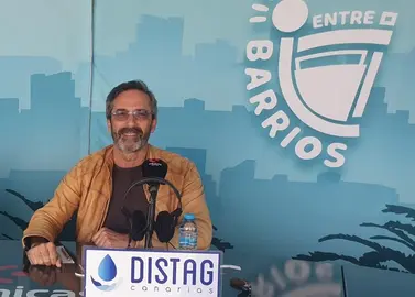 Pedro San Gin&eacute;s en el estudio de Entre Barrios.