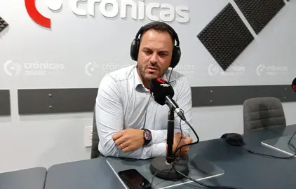 Yonathan de Le&oacute;n en el programa "A buena hora" de Cr&oacute;nicas Radio.