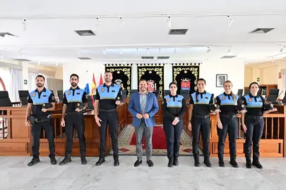 El alcalde Yonathan de Le&oacute;n presidi&oacute; la incorporaci&oacute;n de estos 6 nuevos agentes al Cuerpo de la Polic&iacute;a Local.