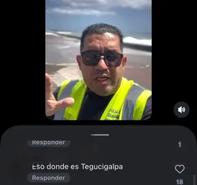 Imagen del concejal de Seguridad y Emergencias de Arrecife avisando a la gente de que no se acercara a la marea