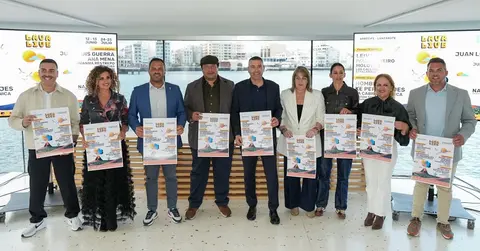 Imagen de la presentaci&oacute;n del festival con las autoridades locales y el due&ntilde;o de la empresa promotora, Eduardo Ferrer.