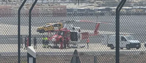 Momento de la llegada del helic&oacute;ptero con el cad&aacute;ver al aeropuerto de Lanzarote