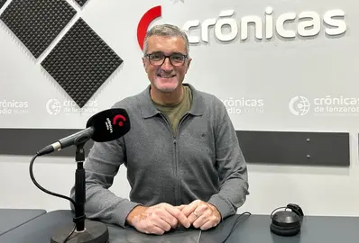 Marci Acu&ntilde;a en el programa "A Buena Hora" de Cr&oacute;nicas Radio.