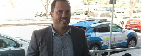 Yonathan de Le&oacute;n este martes entrando en los juzgados de Arrecife.