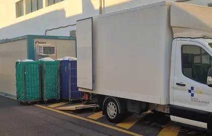 Cami&oacute;n empleado para el transporte a la lavander&iacute;a externa al Hospital.