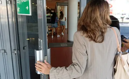 Mar&iacute;a Dolores Corujo el d&iacute;a que fue a declarar al juzgado por el caso Sosa y finalmente no pudo hacerlo porque el fiscal le dijo que la citar&iacute;a otro d&iacute;a para que fuera con un abogado.
