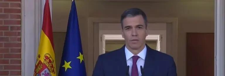 Pedro Sánchez durante su comparecencia anunciando que continua en el Gobierno de España.