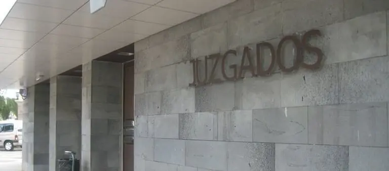 Imagen de la entrada a los juzgados de Arrecife.