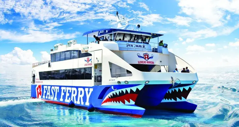 Ferry de Líneas Romero.