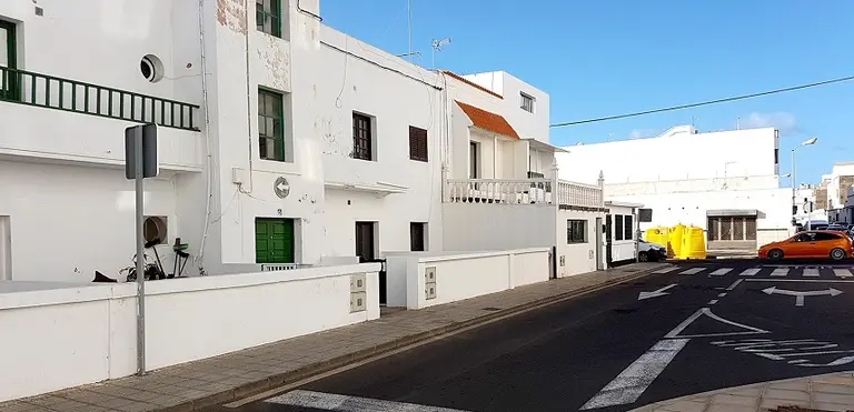 Viviendas del barrio de Valterra en Arrecife, fotograf&iacute;a de Jose Juli&aacute;n Su&aacute;rez.