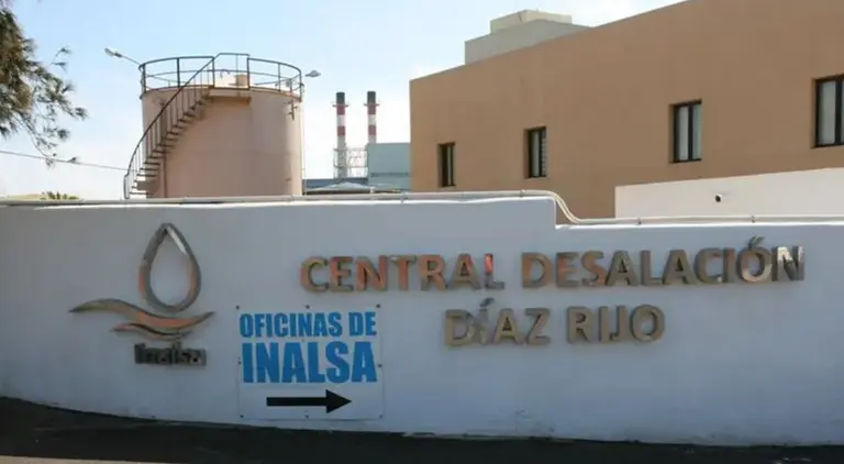 Imagen de las oficinas de Canal Gestión cuando se inició su llegada a Lanzarote y todavía la gente preguntaba por Inalsa.
