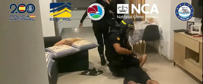 Detención de la Policía Nacional durante la operación Sombra.