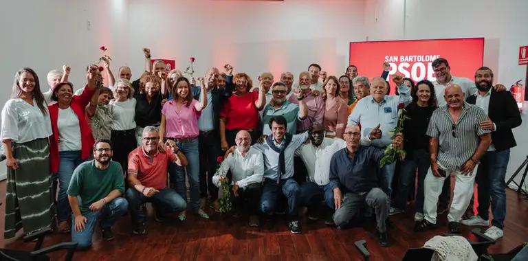Foto de familia del PSOE de Lanzarote tras el encuentro