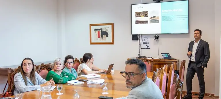 Momento de presentación de la campaña en el Cabildo