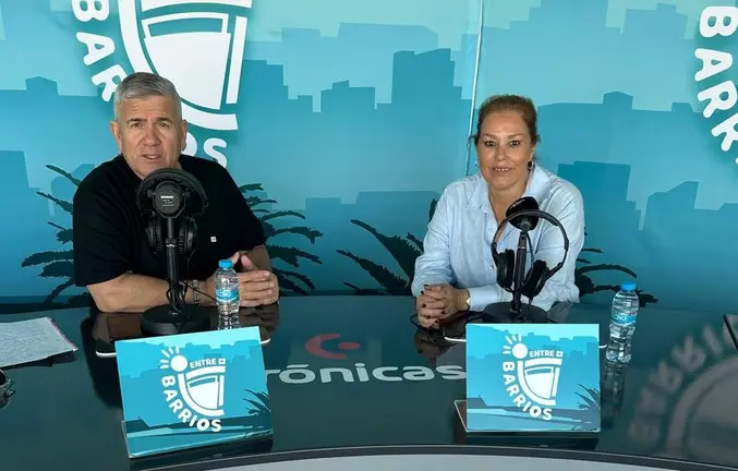 Astrid Pérez en Crónicas Radio y Crónicas de Lanzarote.