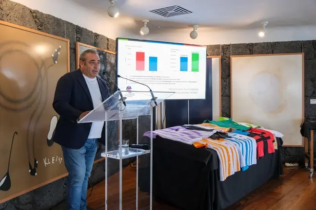Ángel Vázquez durante la rueda de prensa realizada en el Castillo de San José.