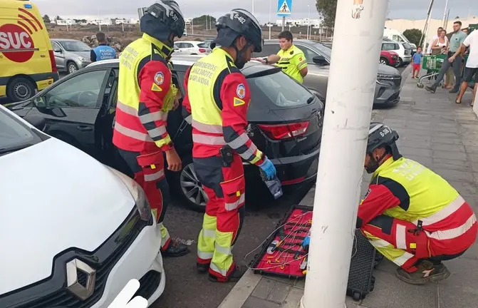Momento en el que los bomberos terminan su trabajo