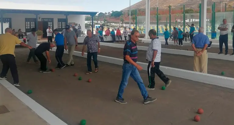 Imagen torneo de bola de mayores.