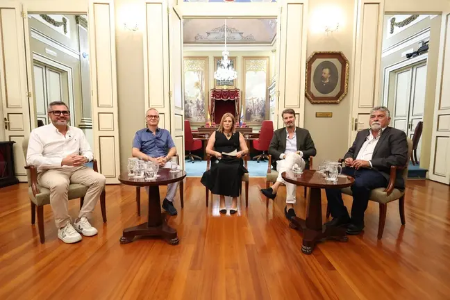 Astrid Pérez en la grabación del videopodcast del Parlamento de Canarias con los retos del agua sobre la emergencia hídrica.
