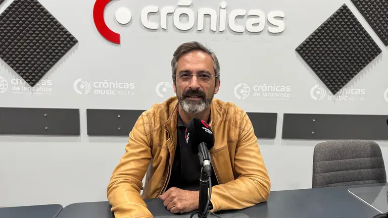 Pedro San Gin&eacute;s en Cr&oacute;nicas Radio.