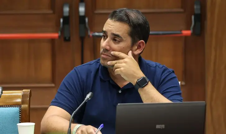 Yone Caraballo durante una comisión parlamentaria