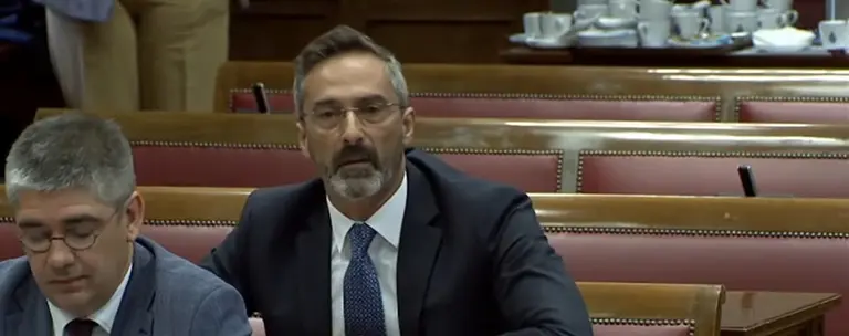 Pedro San Ginés durante la comparecencia de Pedro Sánchez en la comisión de investigación por el caso Koldo.