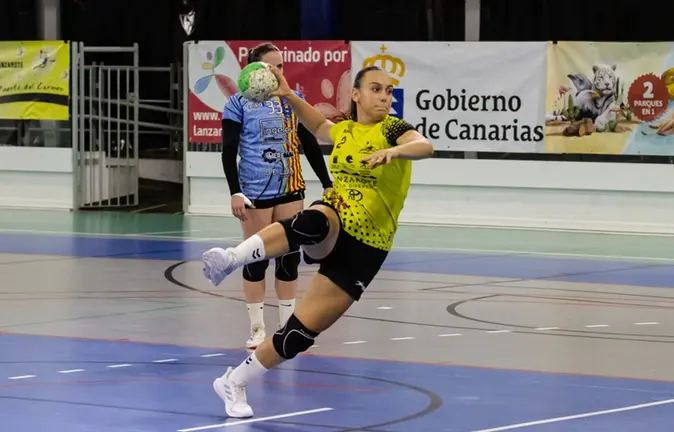 Uno de los momentos del choque que finalmente quedó en tablas.