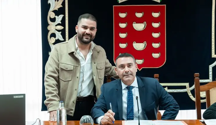 Jesús Machín y Oswaldo Betancort, satisfechos tras la aprobación.