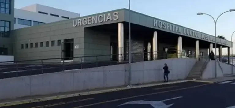 Imagen de la entrada al hospital de Arrecife.