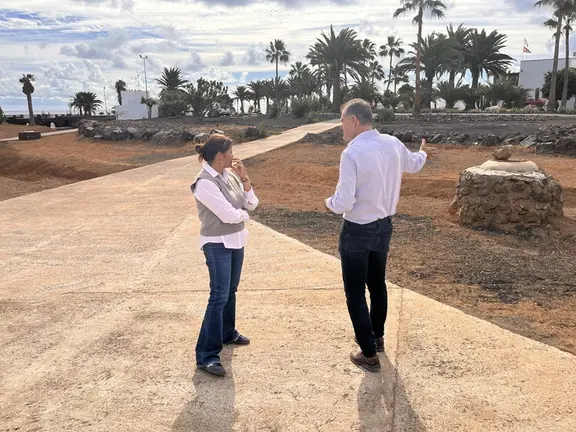 Olivia Duque junto a Domingo Cejas en el Barranco de El Hurón.