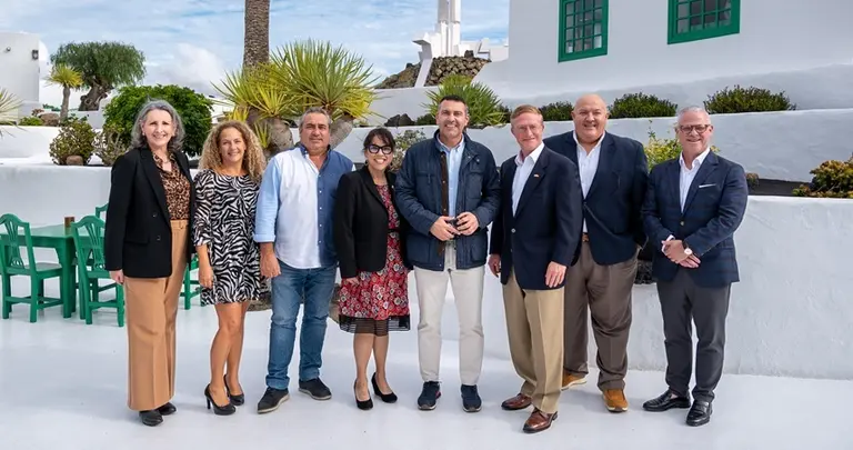 Autoridades de San Antonio Texas junto a Ángel Vázquez y Oswaldo Betancort.