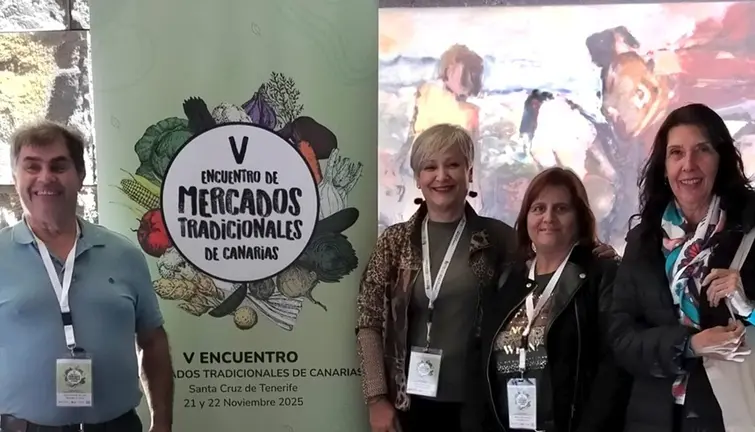 Representantes del Ayuntamiento de Haría en el V Encuentro de Mercados Tradicionales de Canarias.
