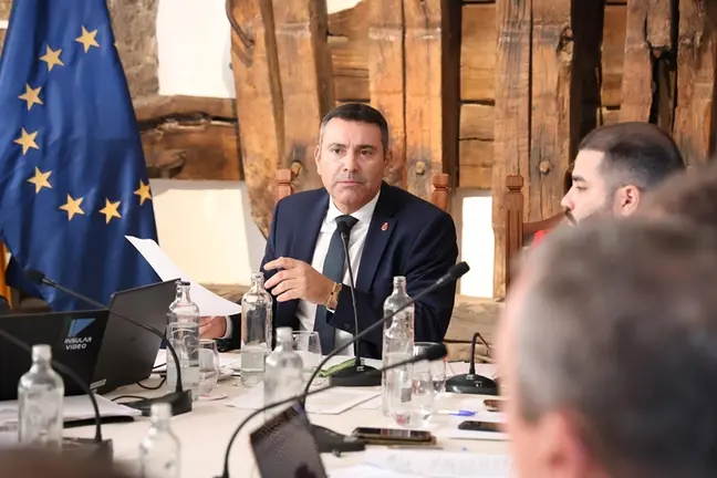 Oswaldo Betancort en el pleno realizado en los Jameos del Agua.