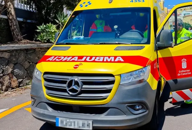 Imagen de archivo de una ambulancia del Servicio de Urgencias Canario.