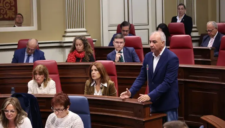 Luis Campos este martes durante su intervención en la Cámara autonómica.