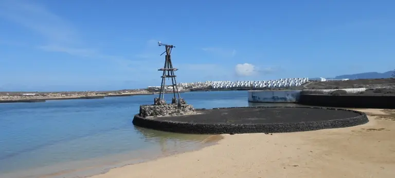 Imagen de la Isleta de La Santa de la página de promoción del Ayuntamiento de Tinajo.