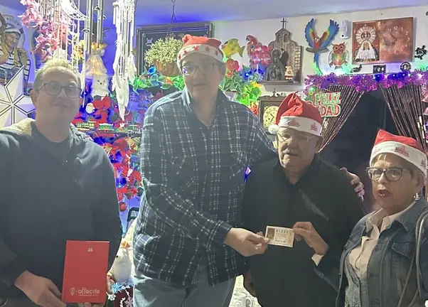 Nuestro compa&ntilde;ero Carmelo Padr&oacute;n, merecido ganador del concurso de fachadas navide&ntilde;as de Titerroy.